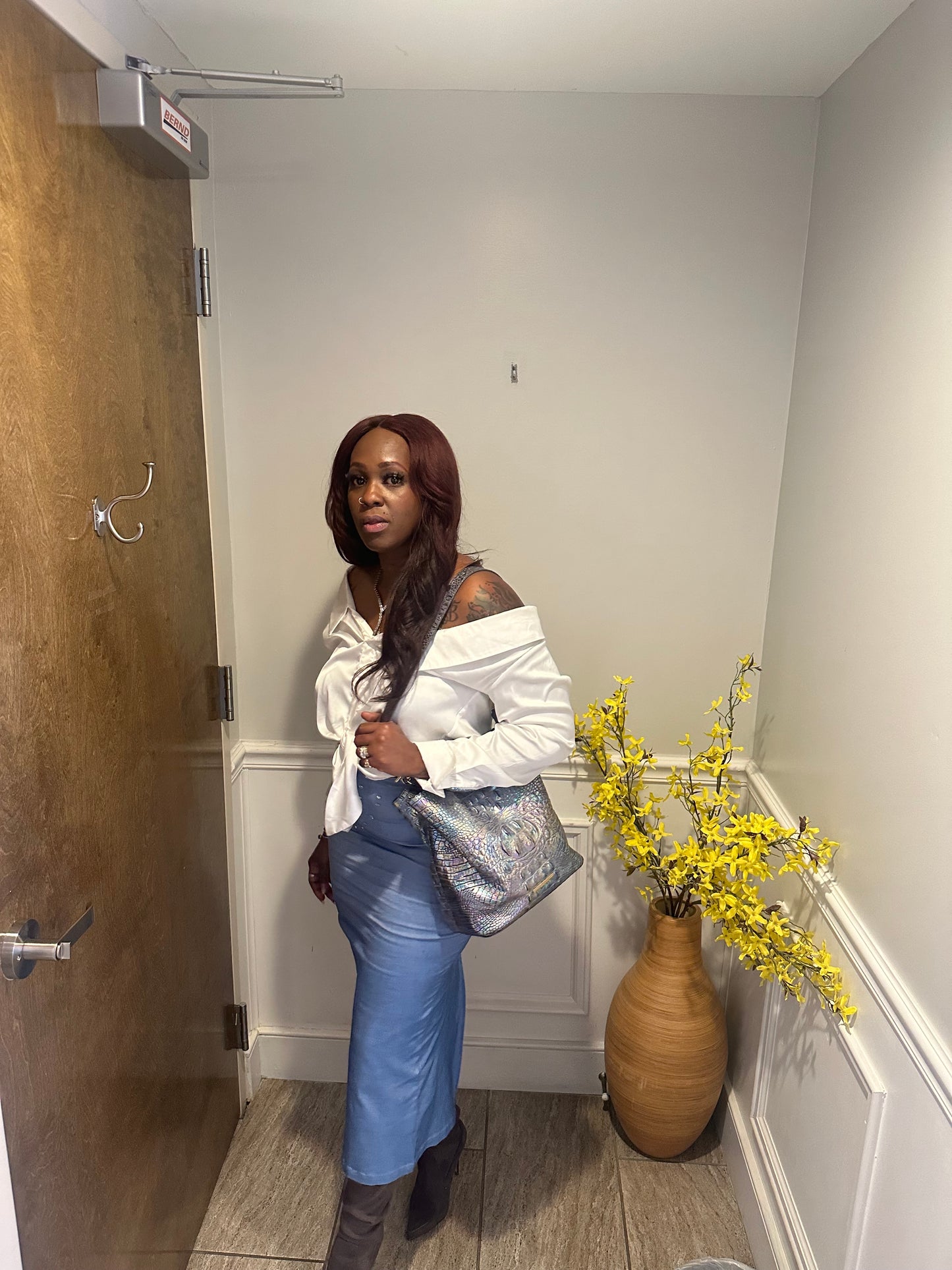 Pop out denim pencil skirt
